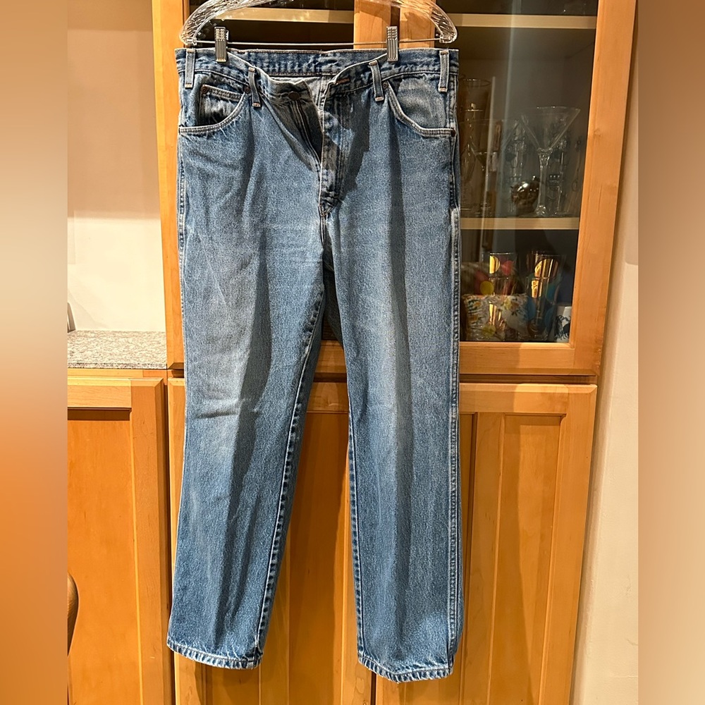 Dickies, 36/30, jeans. Seem to be relaxed in fit.